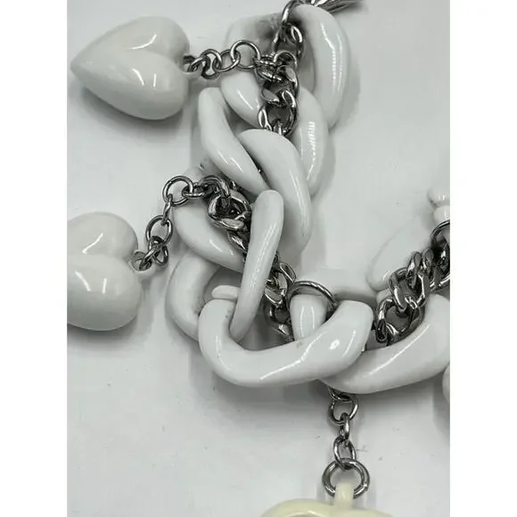 Betsey Johnson Vintage Puffy 3D
White Acrylic Heart Chain
Bracelet Watch BJ7016 - Picture 4 of 16
